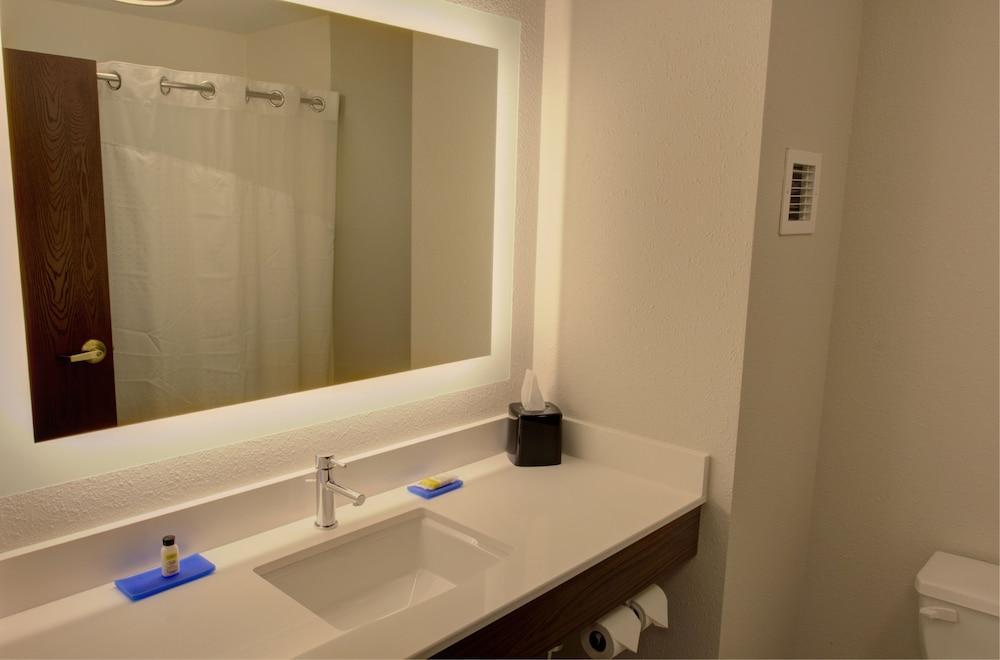 Holiday Inn Express & Suites Le Mars By Ihg Bagian luar foto