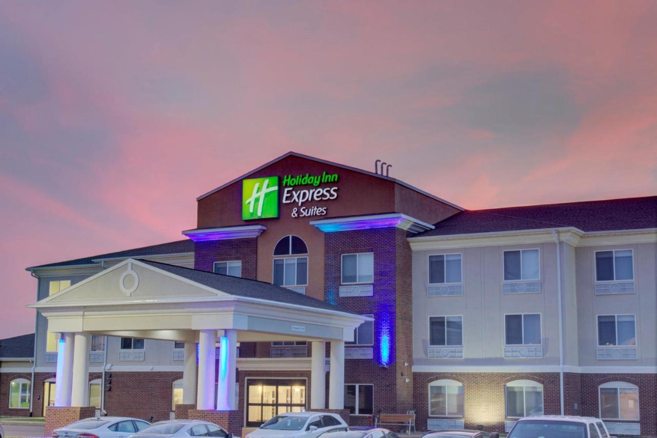 Holiday Inn Express & Suites Le Mars By Ihg Bagian luar foto