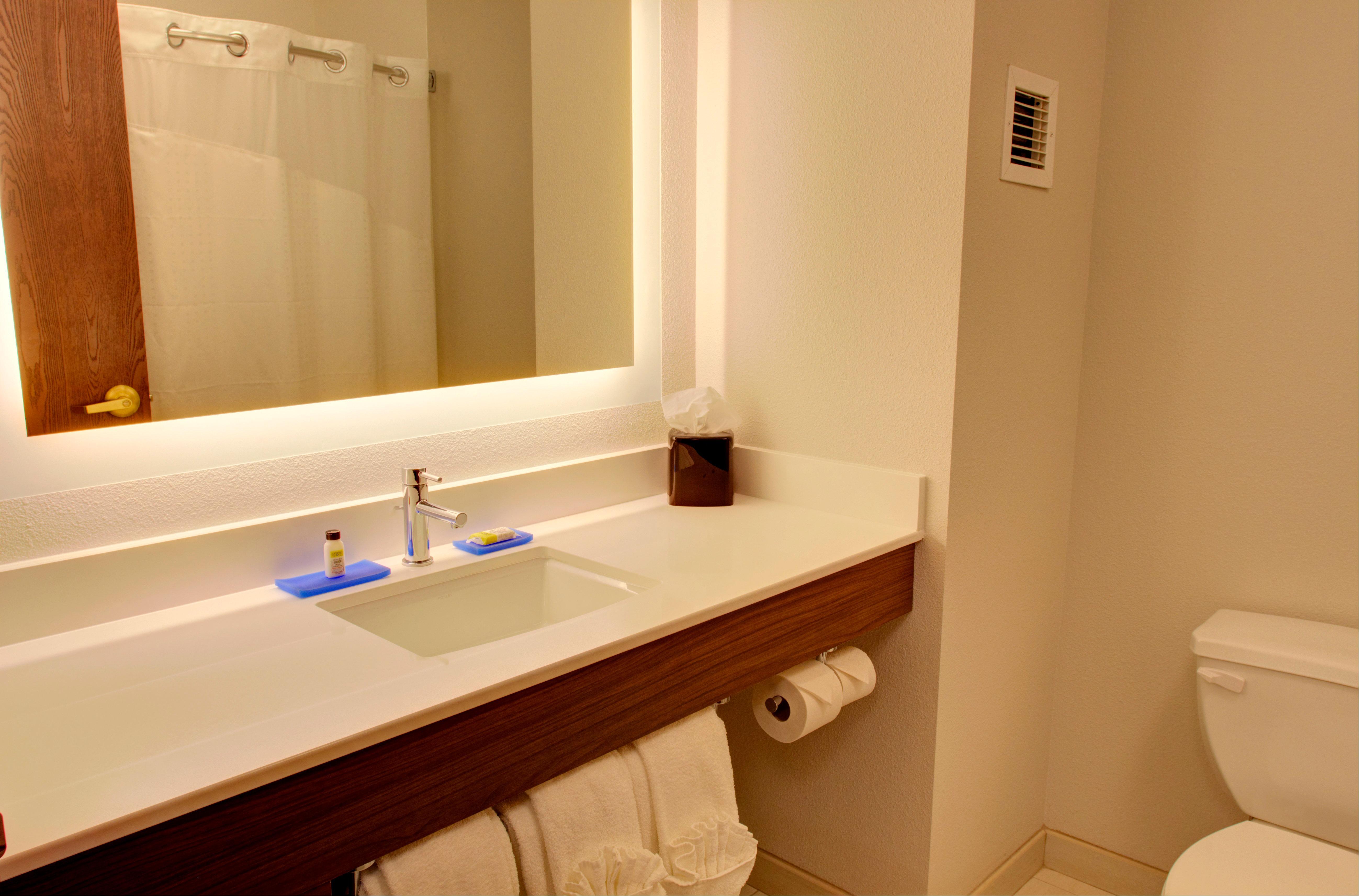 Holiday Inn Express & Suites Le Mars By Ihg Bagian luar foto