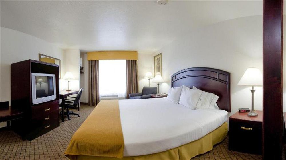 Holiday Inn Express & Suites Le Mars By Ihg Bagian luar foto