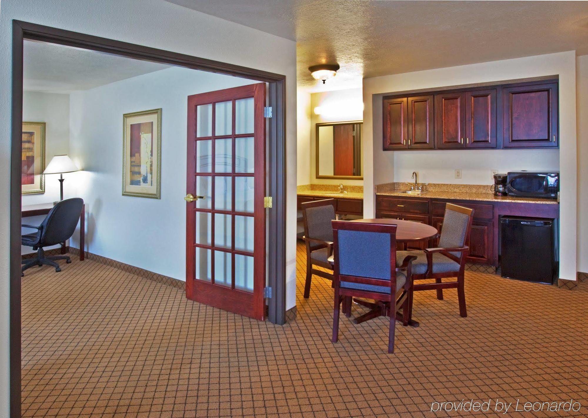 Holiday Inn Express & Suites Le Mars By Ihg Ruang foto